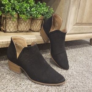 Black booties with small heel